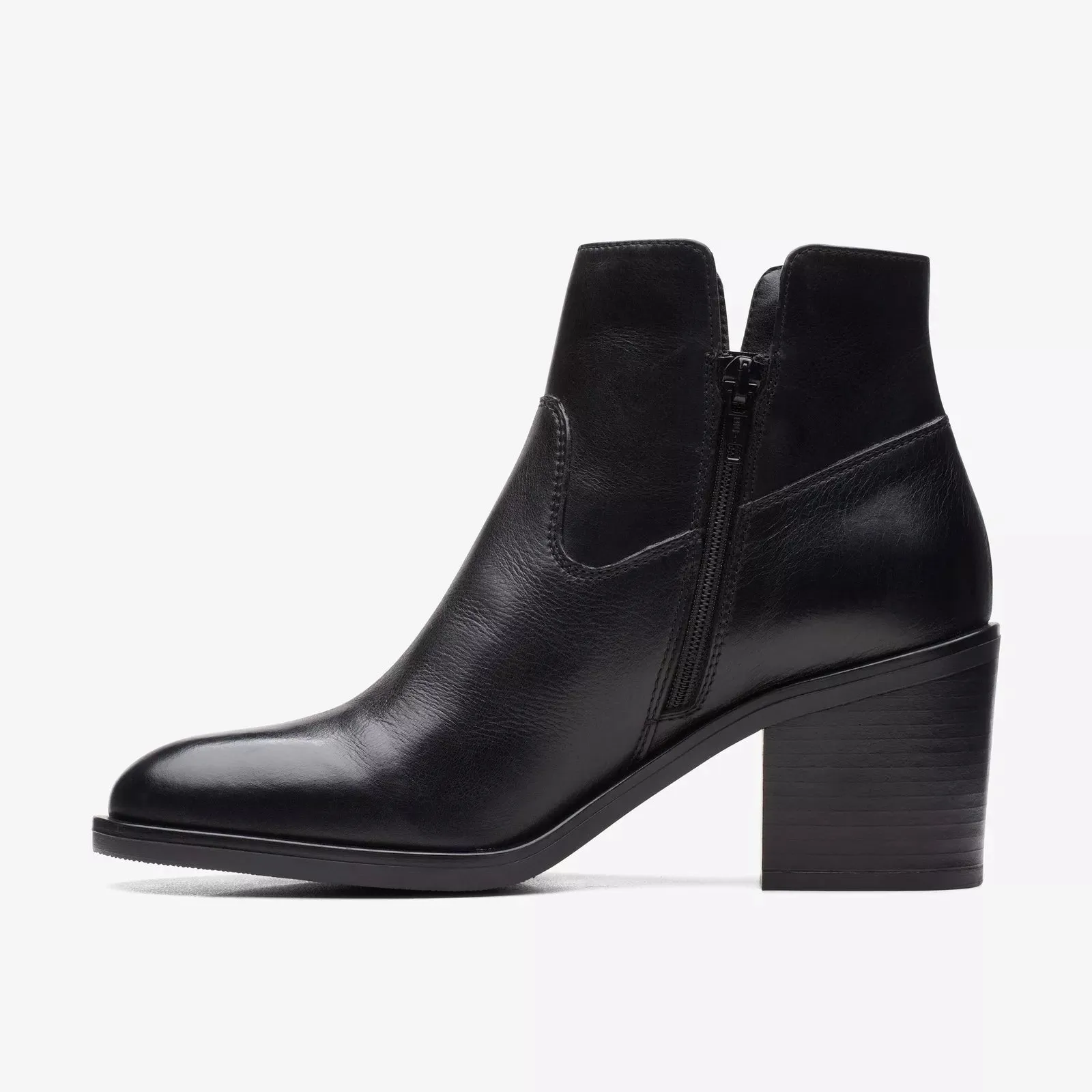 Clarks Women's Valvestino Lo Black Leather 26171833