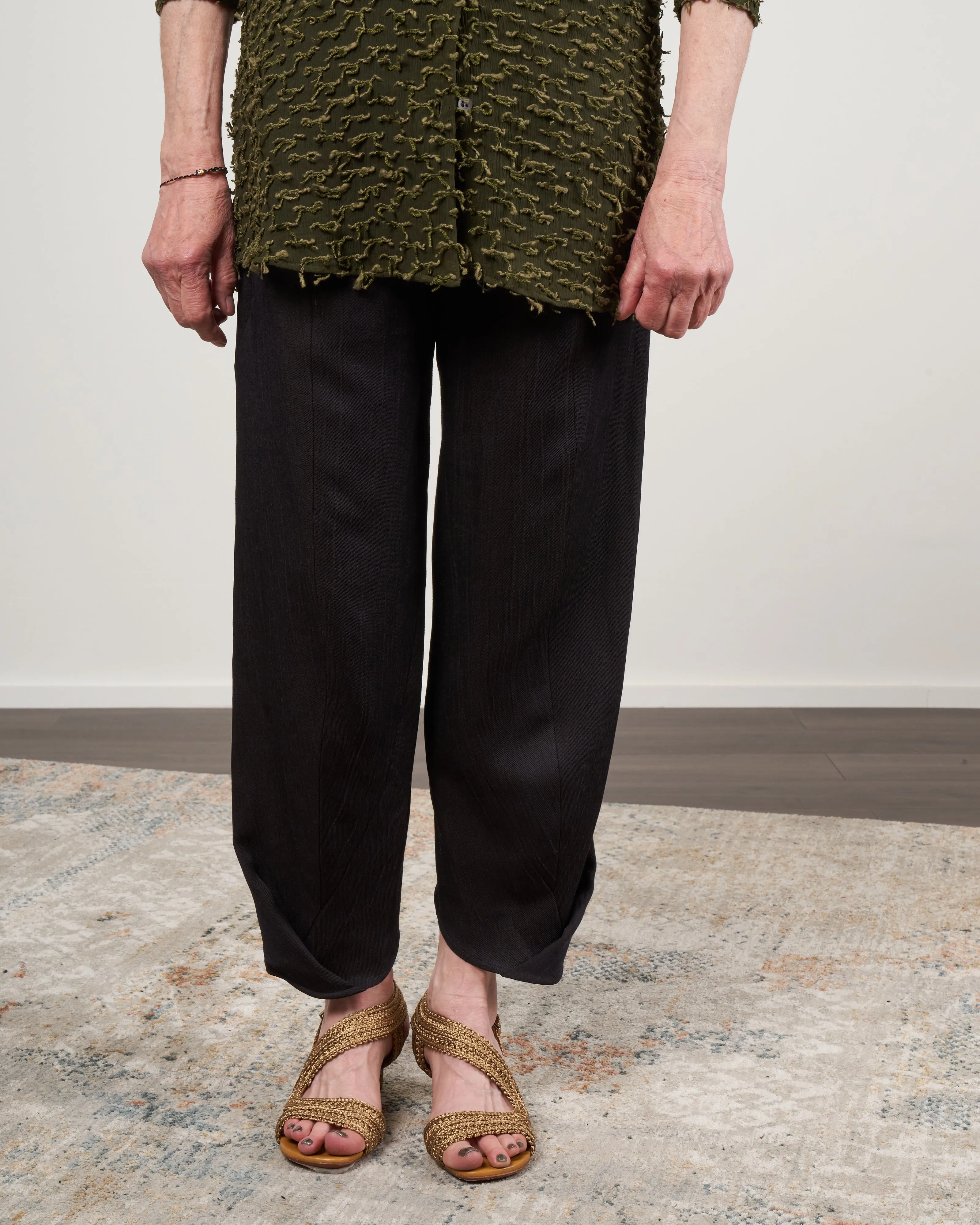 cropped akeo pant - black linen drape
