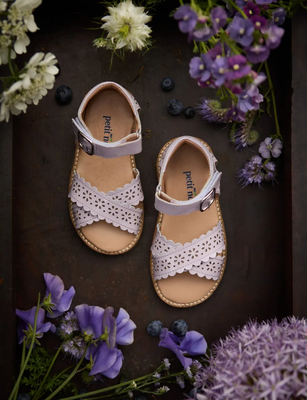 Crossover Scallop Flower - Iris Patent
