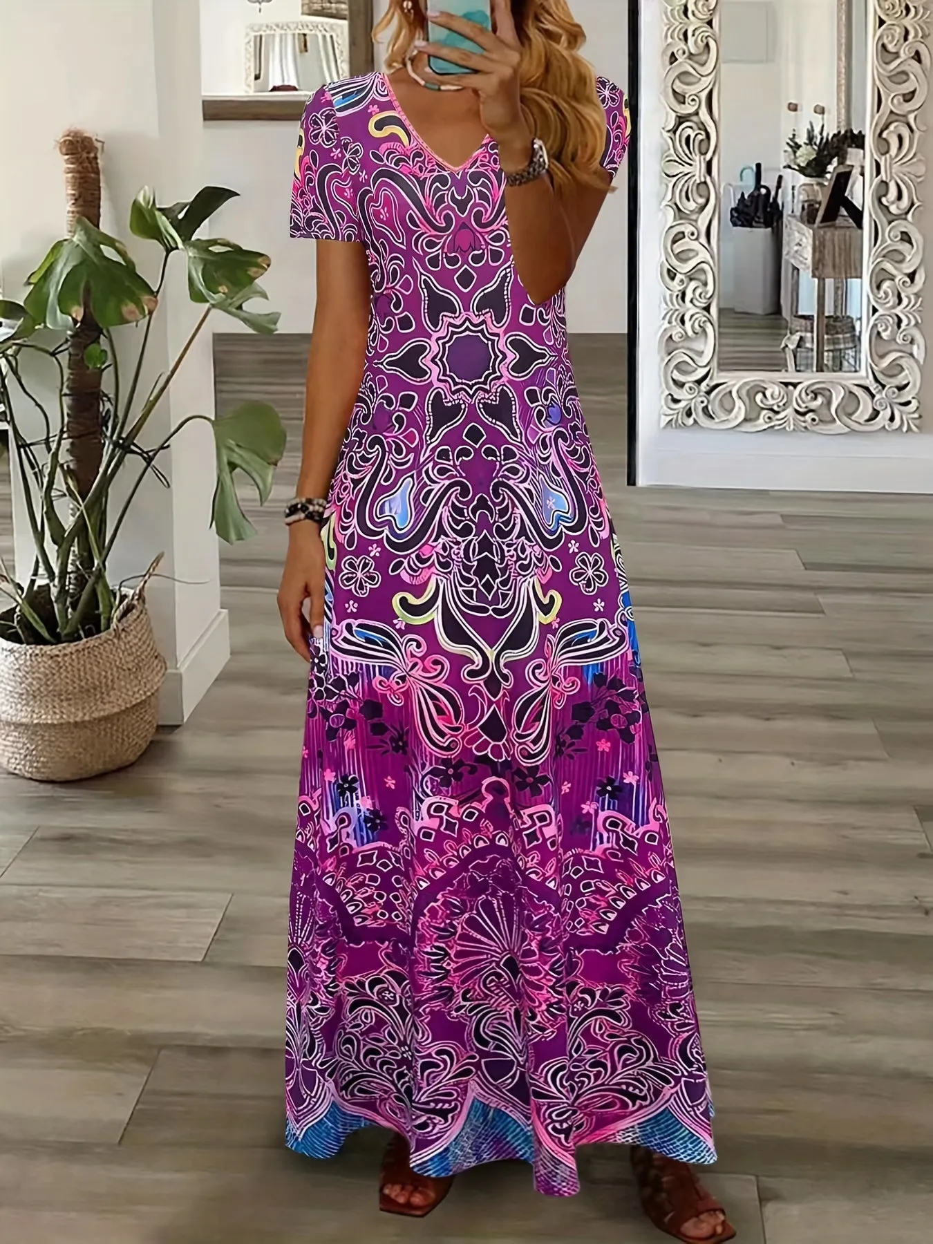 Daisy - Vintage V-Neck Dress