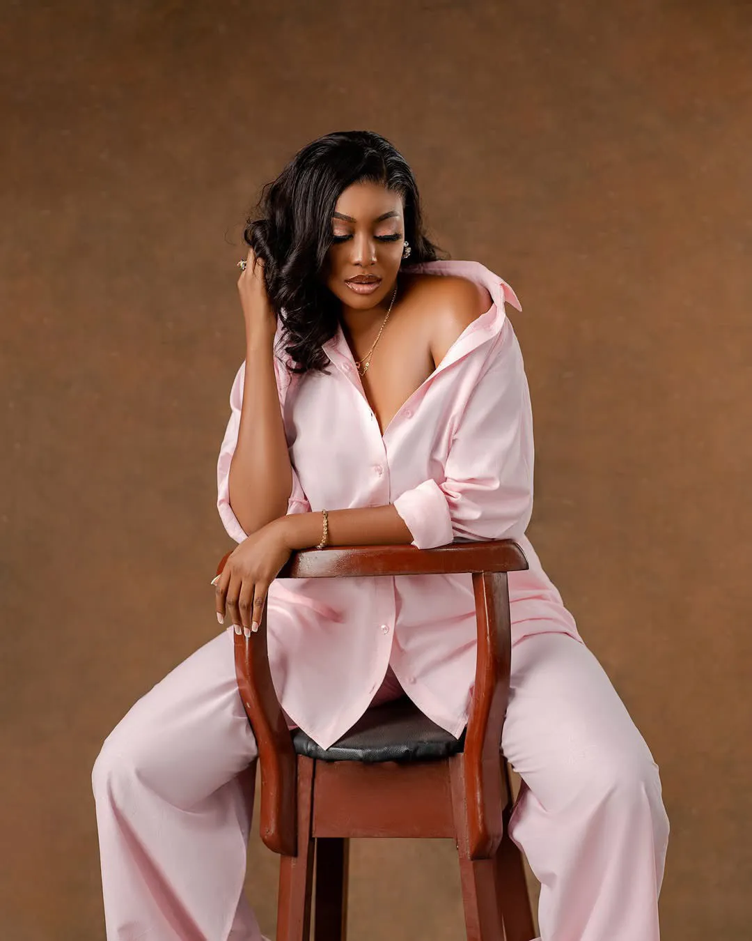 Elegant Relaxed-Fit Button-Up Shirt and Wide-Leg Pants Two-Piece Set
