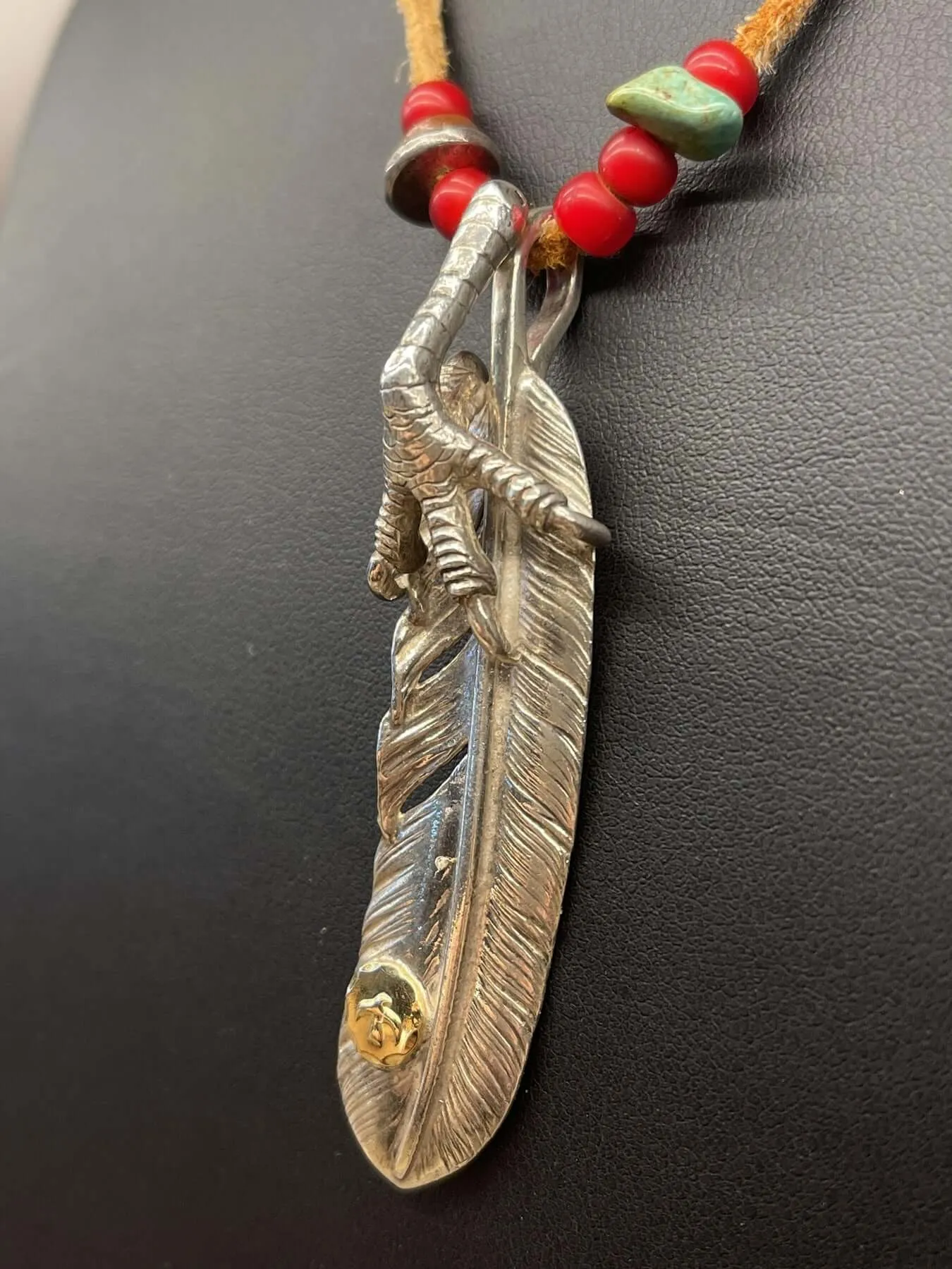Goros Feather With Silver Claw and Leather Cord Setup