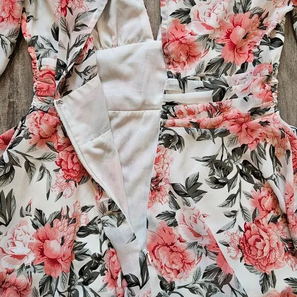 HELLO MOLLY Miami Love Dress Womens Size XS US 2 White Floral Flowy Tiered Mini