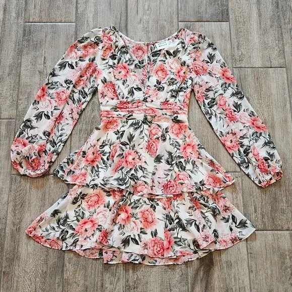 HELLO MOLLY Miami Love Dress Womens Size XS US 2 White Floral Flowy Tiered Mini