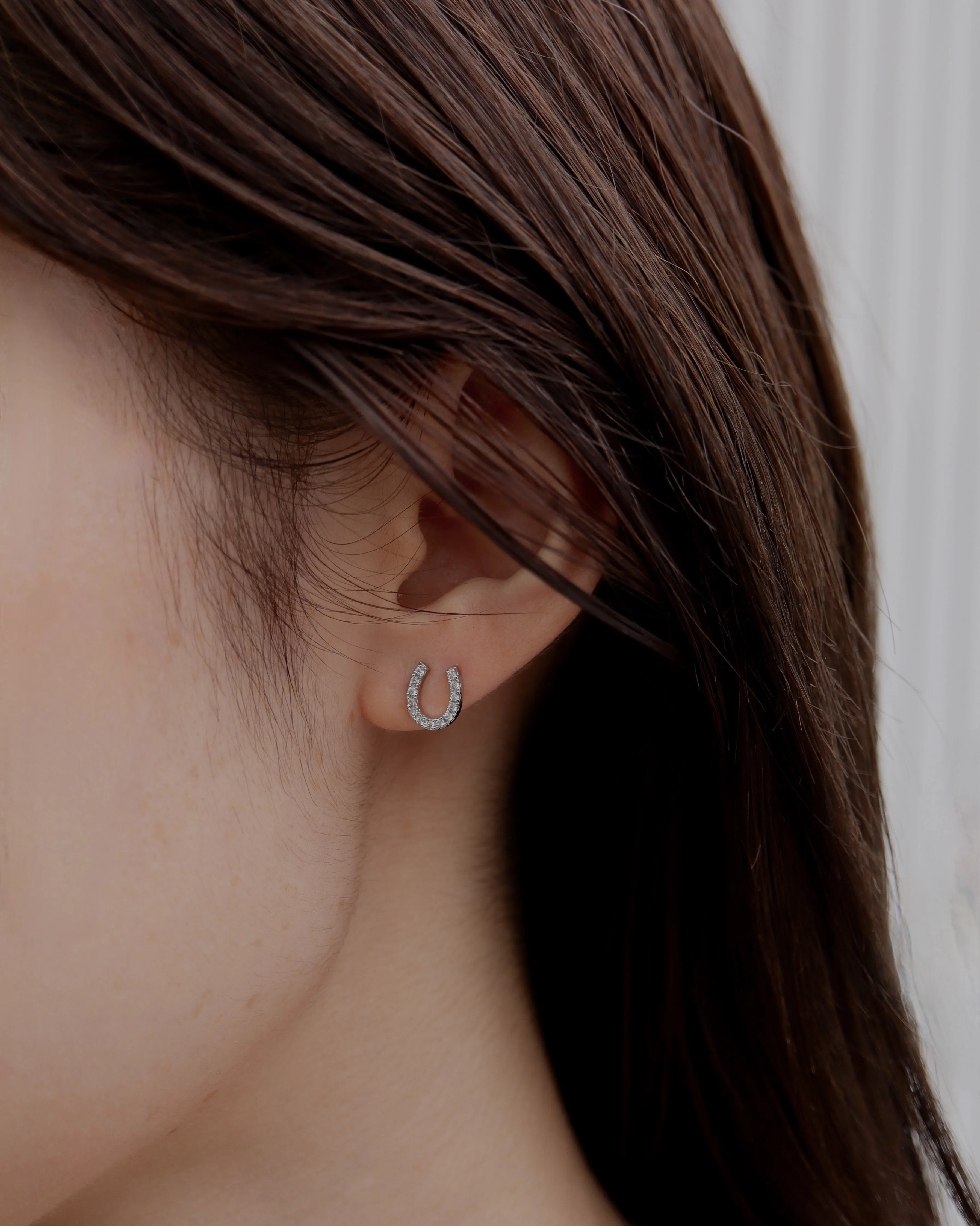horse shoe pierce