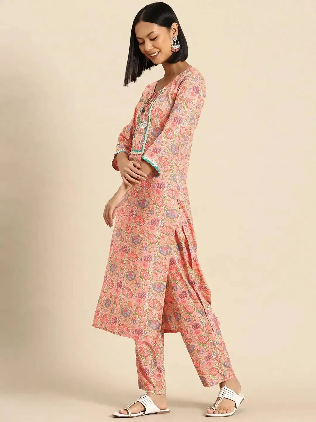 Kurta Pyajama with gota work in Peach all over Print