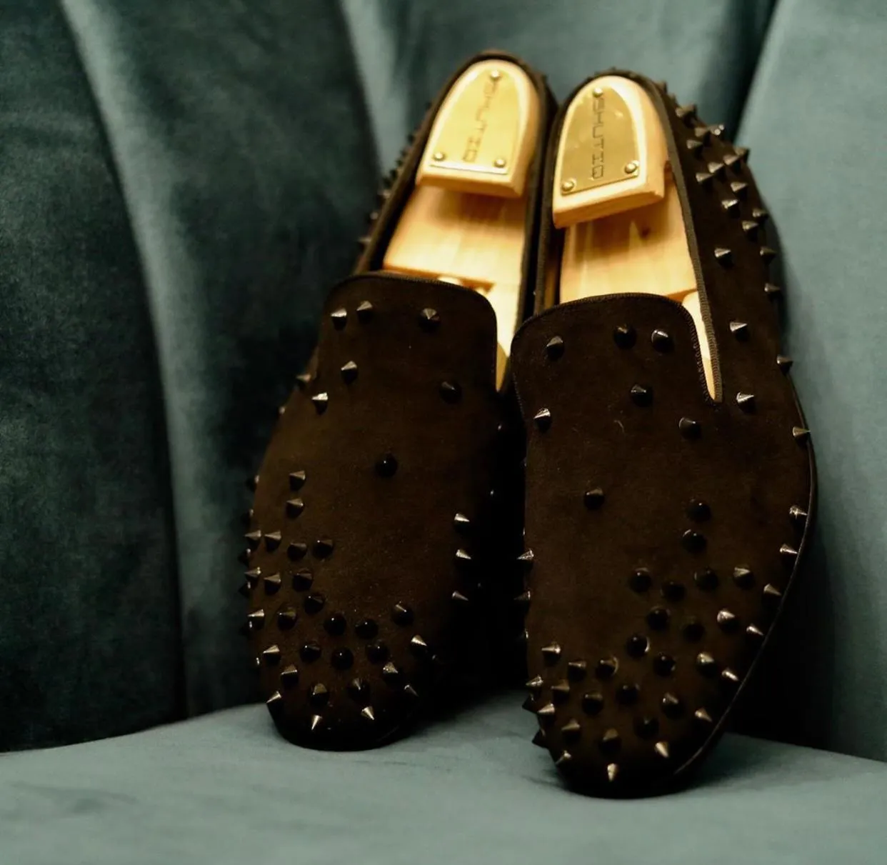 Mens Fashion wedding rivet Leather Moccasins for Men High Quality Slip On Flats Loafers