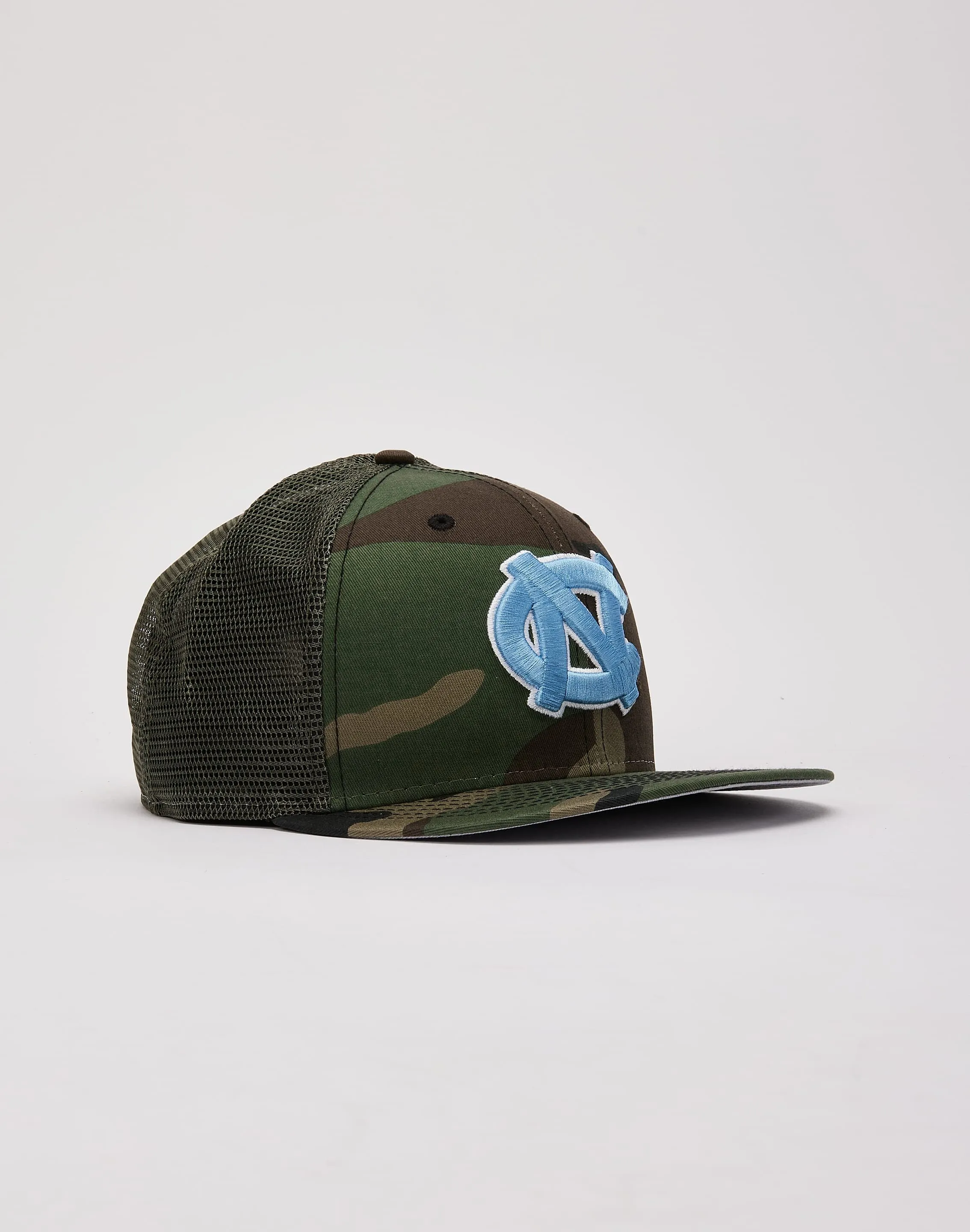 New Era North Carolina Tar Heels 9Fifty Trucker Hat