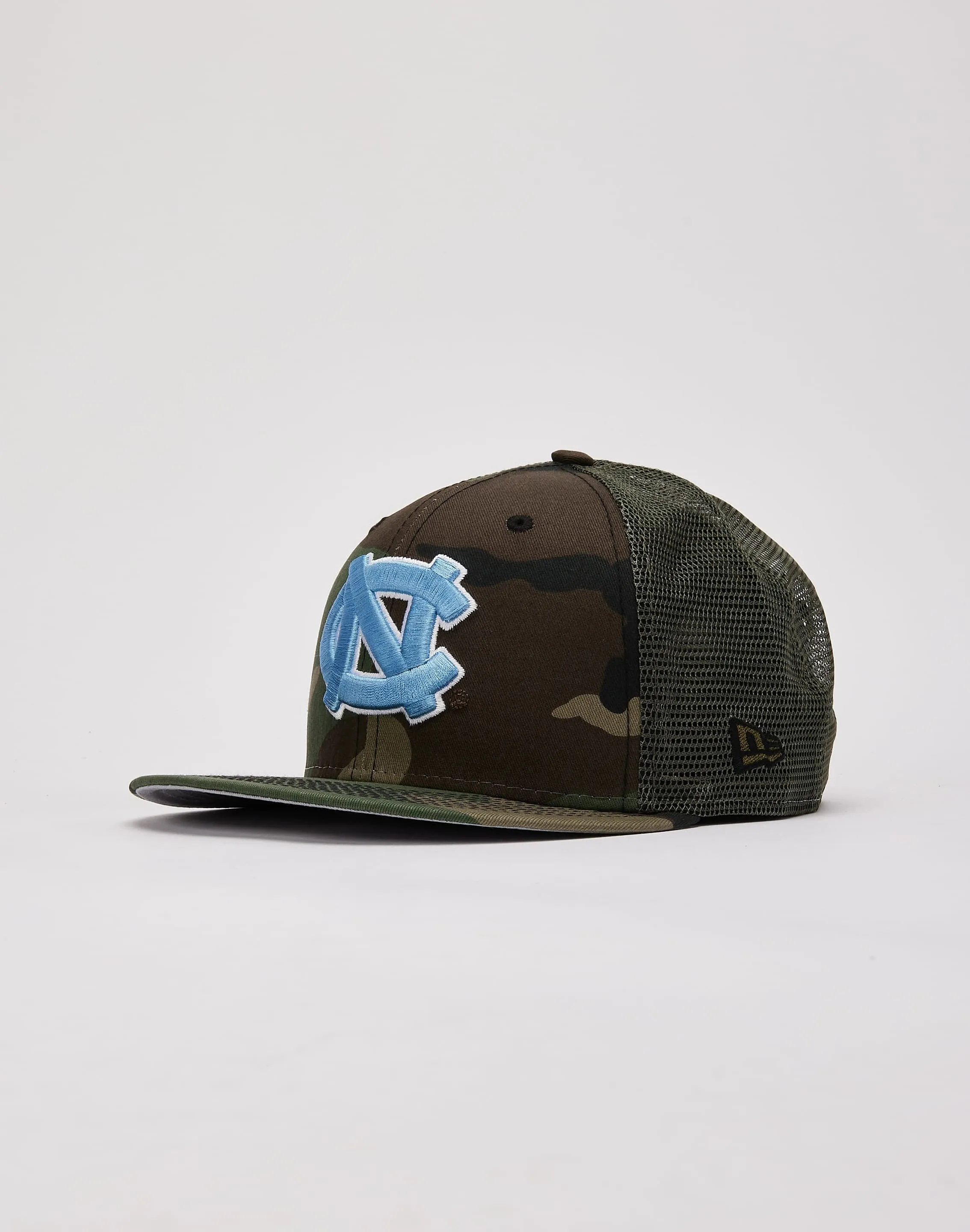New Era North Carolina Tar Heels 9Fifty Trucker Hat