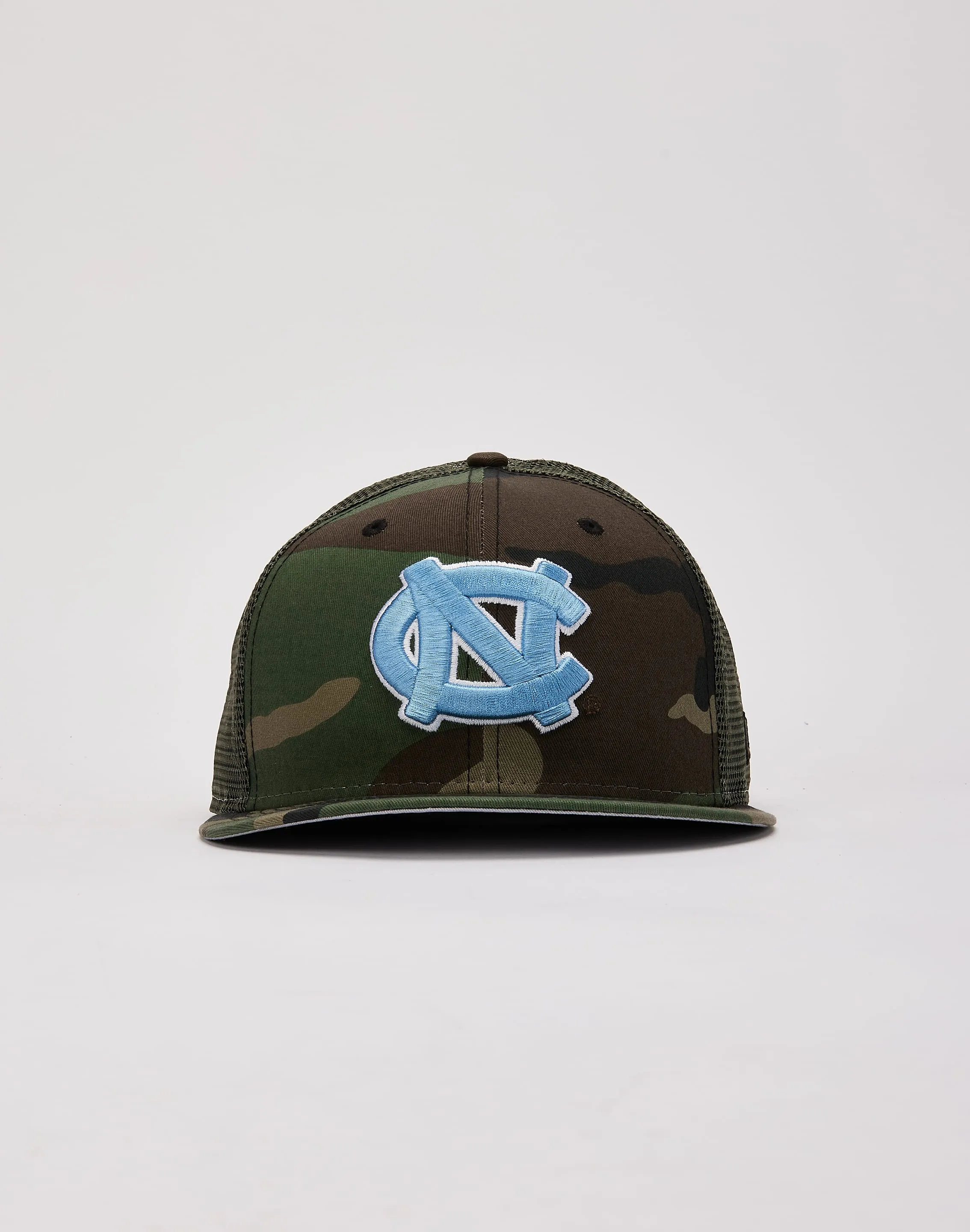 New Era North Carolina Tar Heels 9Fifty Trucker Hat