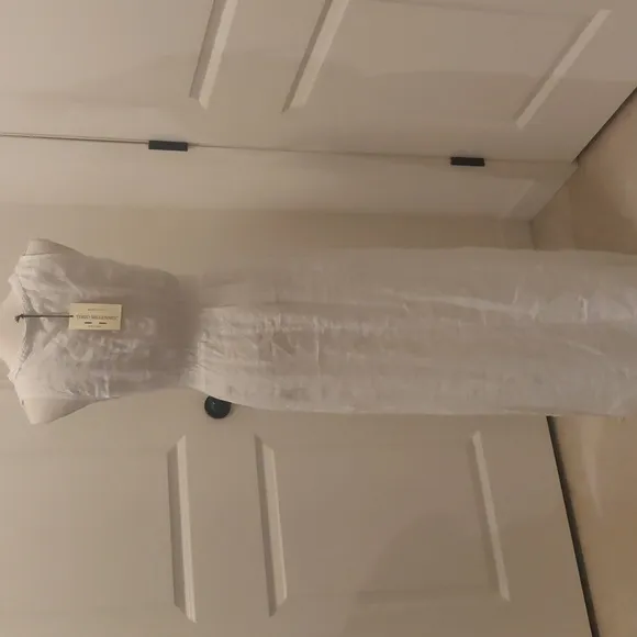 New! Terzo Millennio white pure linen gown. Made in Italy. Fine weave fabric