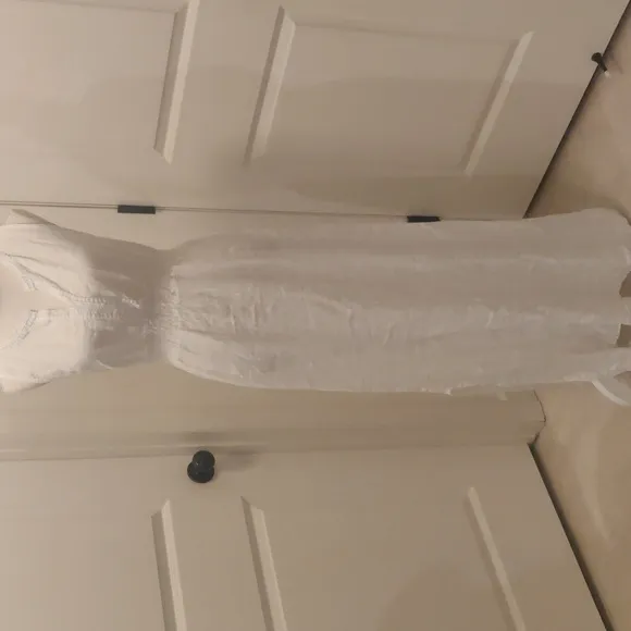 New! Terzo Millennio white pure linen gown. Made in Italy. Fine weave fabric