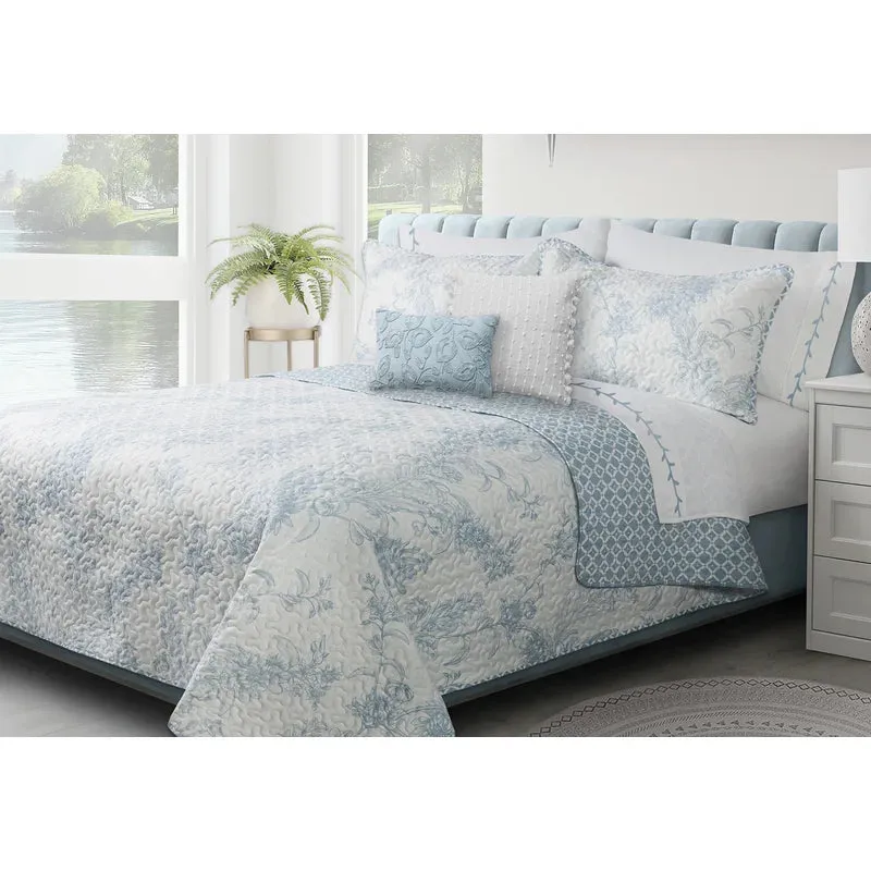 New Wayfair Schuyler Microfiber Reversible Quilt Set in King! Blue! Great for year round use!
