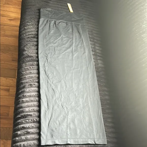 Skims Soft Smoothing Seamless Skirt • NWT • Never Worn • Medium • Black