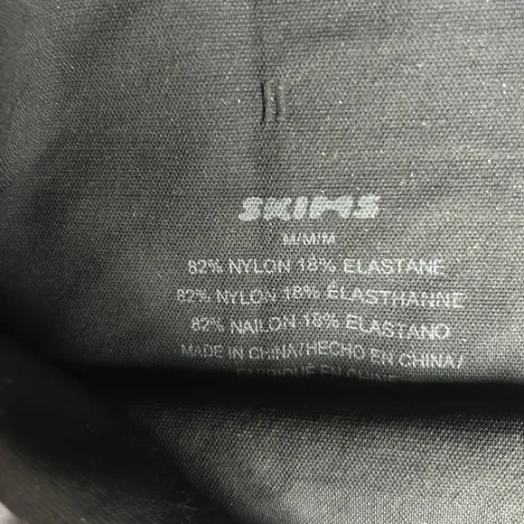 Skims Soft Smoothing Seamless Skirt • NWT • Never Worn • Medium • Black