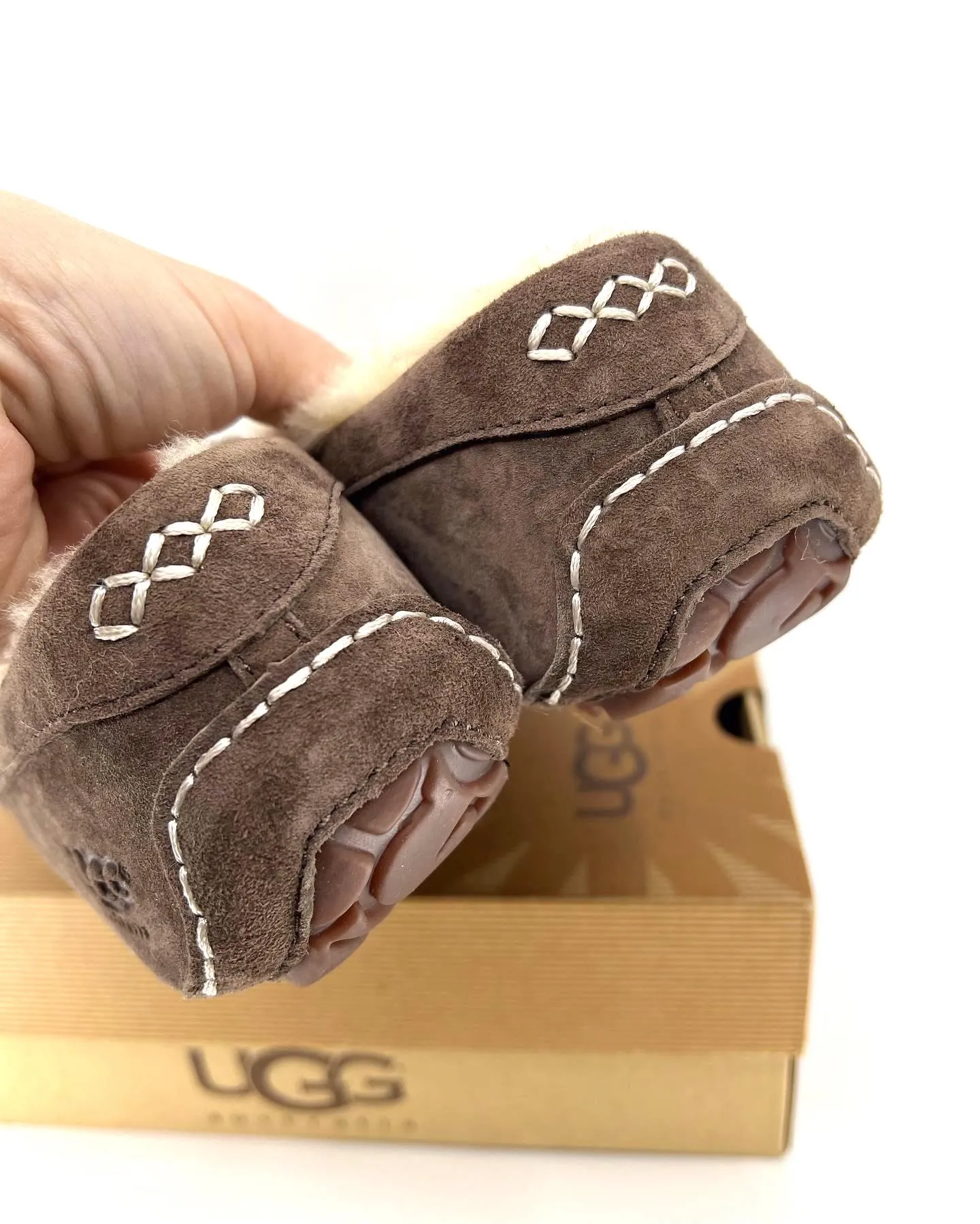 UGG ANSLEY SLIP-ON MOCCASIN SHOES
