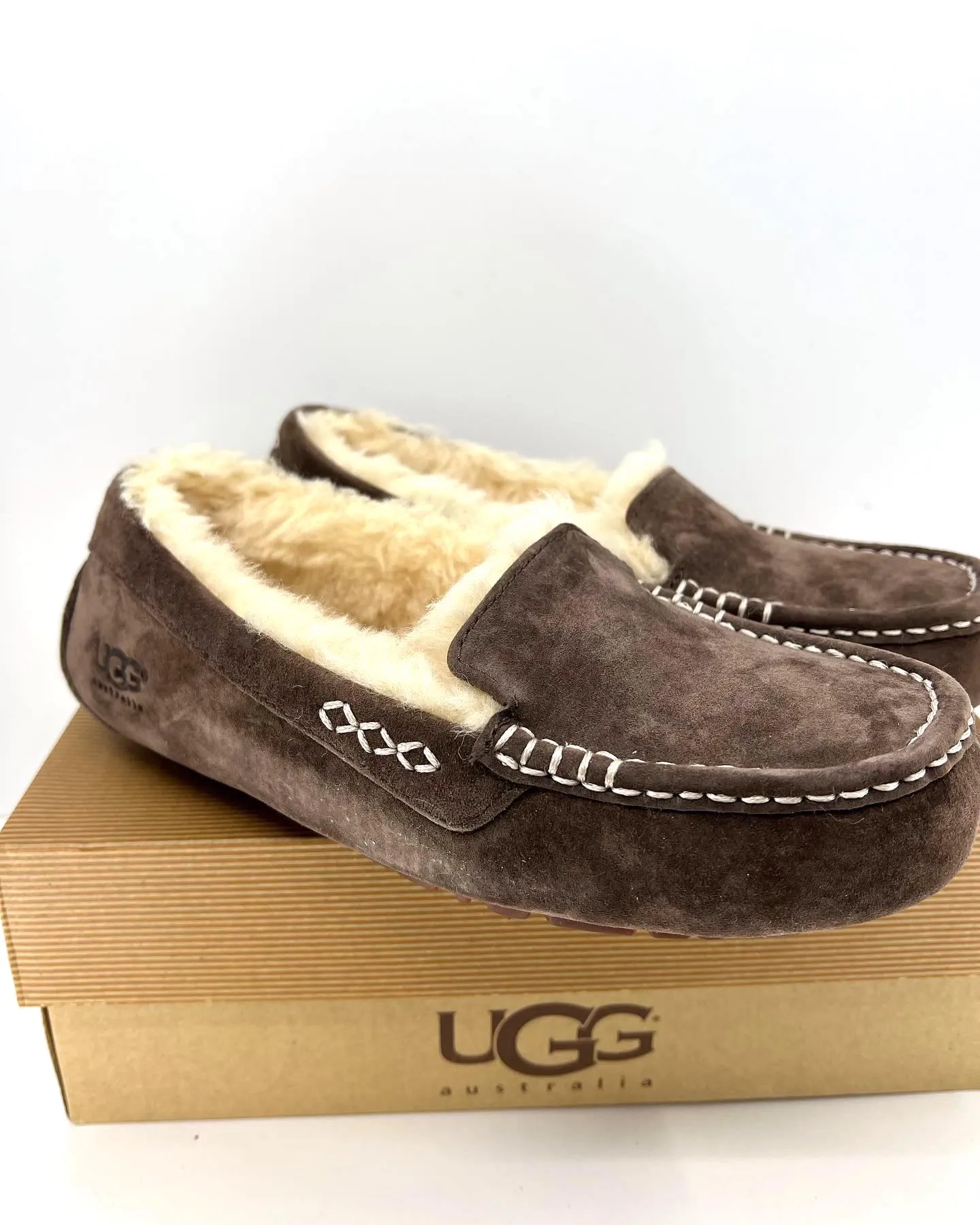 UGG ANSLEY SLIP-ON MOCCASIN SHOES