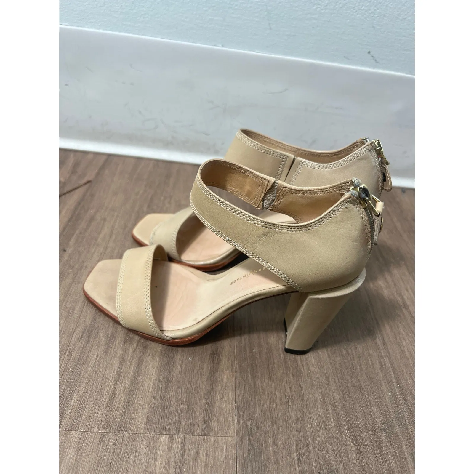 Vero Cuoio Modern Vintage Nude Leather Sandal Sz 36 (5.5)